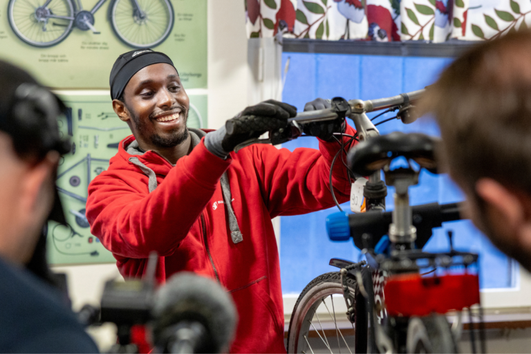 Från cykelreparationer till digitala plattformar